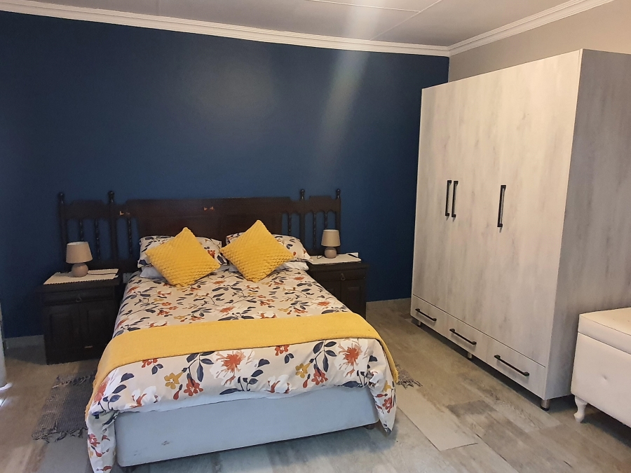 5 Bedroom Property for Sale in Douglas Northern Cape